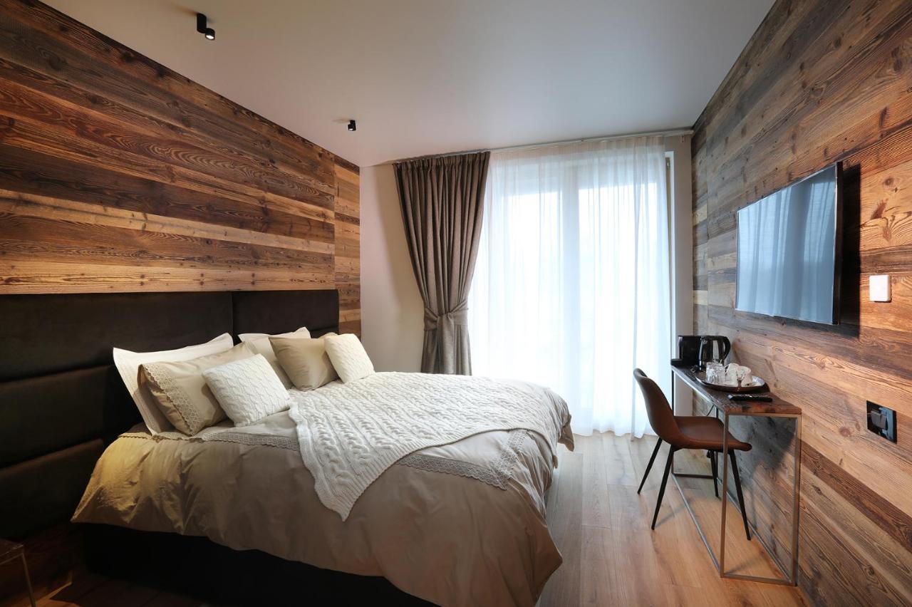 Chalet Blanc بيريوِل تْشيرفينيا المظهر الخارجي الصورة
